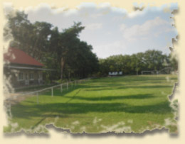 Sportplatz mit Vereinshaus